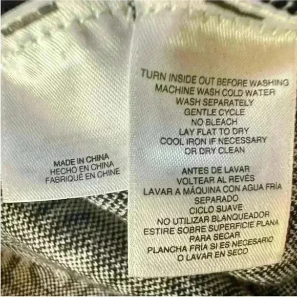 Anne Klein- Black/White Print Cardigan Sweater With Tank Size
XL EUC! - Picture 11 of 11